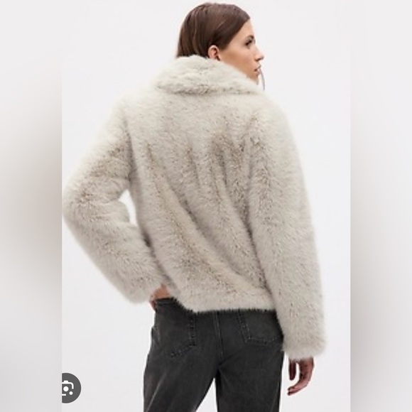 Gap faux fur jacket - light grey - M NWT - Picture 2 of 6